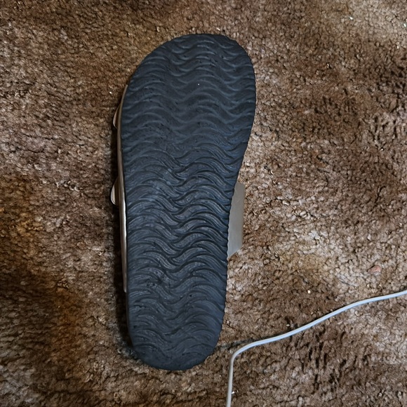 Sandles - Picture 4 of 5